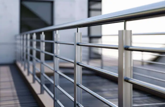 Balkongeländer Glas -Edelstahl Amstettener Mehrparteienhaus